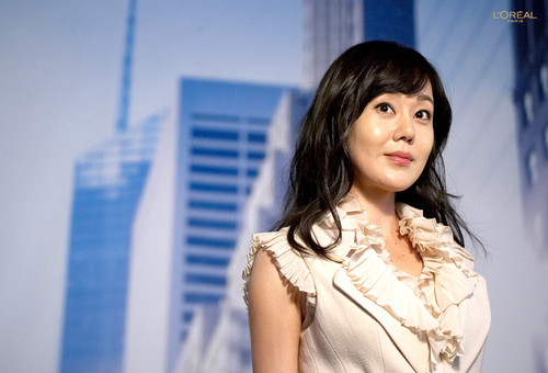 【贴图】sun最新巴黎欧莱雅防晒霜平面广告 后