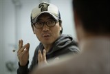 拍戏的金导，棒棒糖亮了
