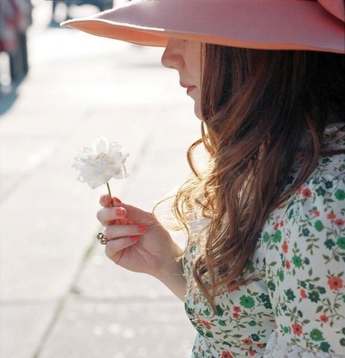 克里斯蒂娜罗塞蒂:<em>那个少女不怀春</em> 诗人之血 电