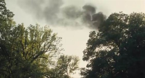 穿条纹睡衣的男孩