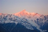 日照金山-粉