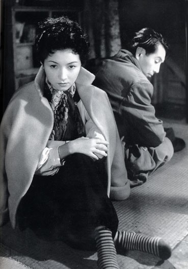 《浮云》中她爱着一个没用的男子