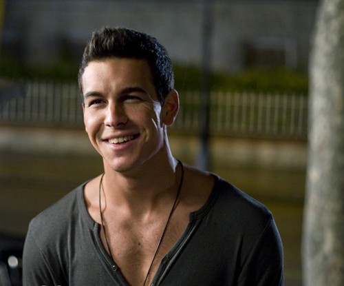  k> 西班牙男演员—— mario casas ,看起来坏坏的酷