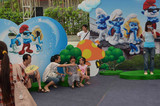 小孩子居多