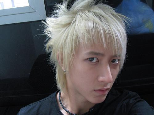 怎么让自己的头发飘起来 161834.11018852_500.jpg