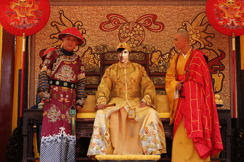乾隆微服私访记主题曲谱_乾隆皇帝微服私访图片(3)