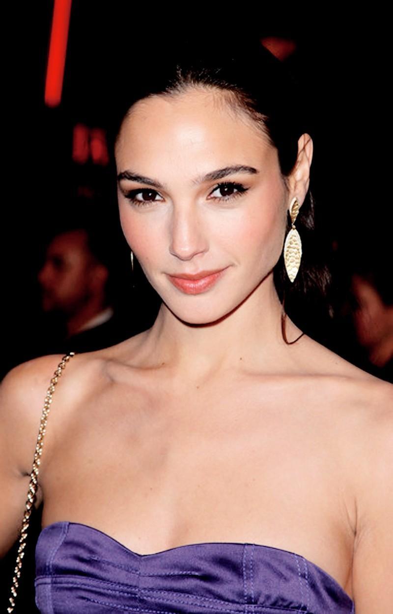 800_full-gal-gadot-368034315